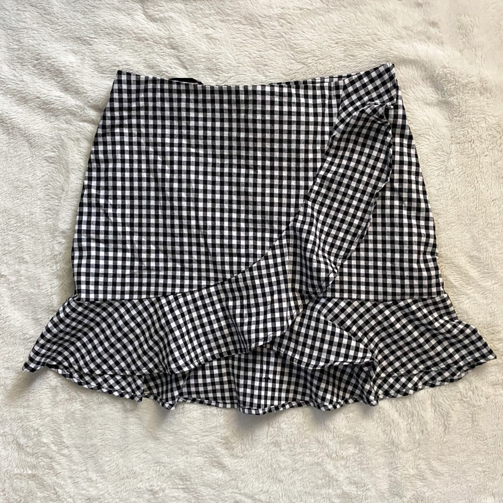 Forever 21 Ruffled Trim Checkered Skirt Size S
